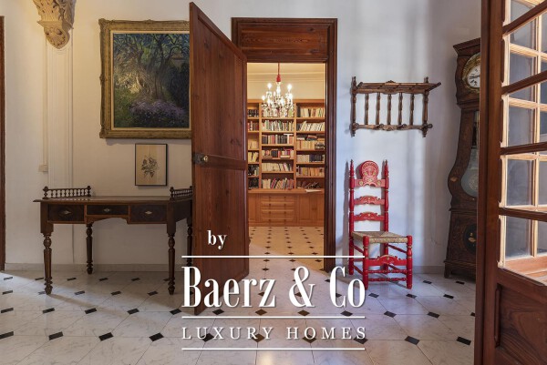 photo 2 Impressive historic house with large plot in Andratx