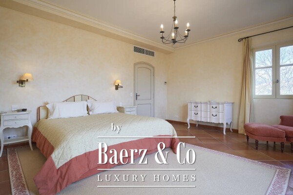 photo 7 Beautiful Provence-style villa in Terre Blanche Golf Estate