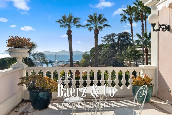 photo 27 Magnificent property close to the sea in Cap D'Antibes.