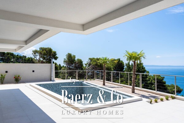 photo 53 Brela, an imposing villa with a panoramic view