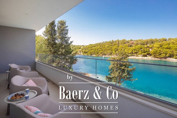 photo 11 Brac, modern villa with pool located in a natural bay