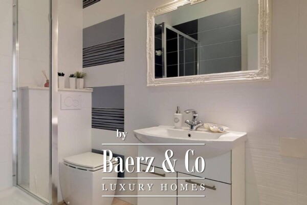 photo 23 Jelsa, a unique house right on the waterfront