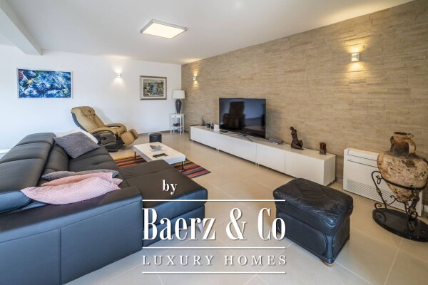 photo 102 Split, Čiovo, modern villa/boutique hotel with 8 apartments, first row to the sea