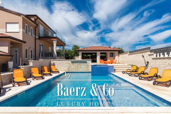 photo 9 Valtura, a luxury villa with a heated pool and a large garden, a rarity on the market