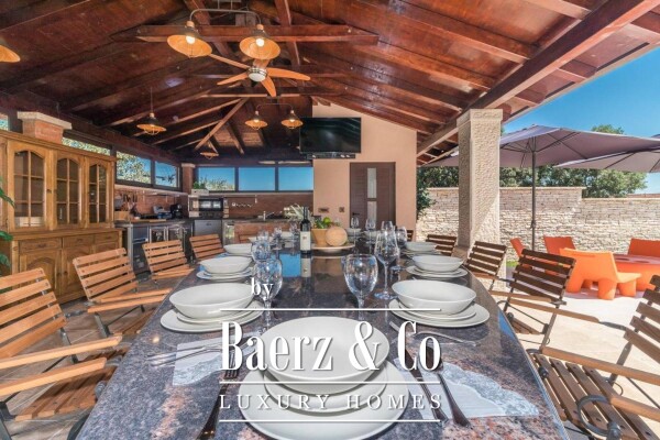 photo 19 Valtura, a luxury villa with a heated pool and a large garden, a rarity on the market