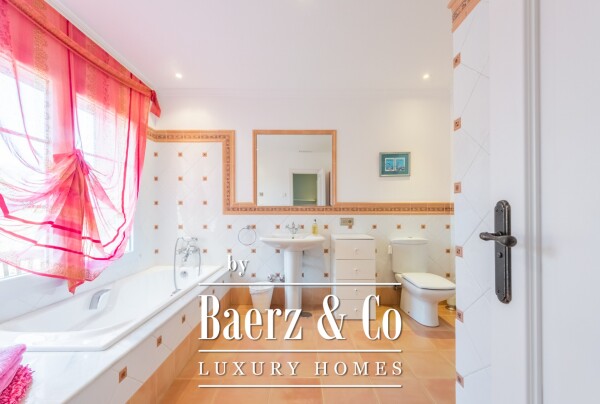 photo 22 Beautiful luxury home in San Roque, San Roque Club