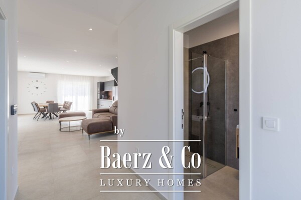 photo 8 Poreč, an impressive villa with a swimming pool in a quiet place