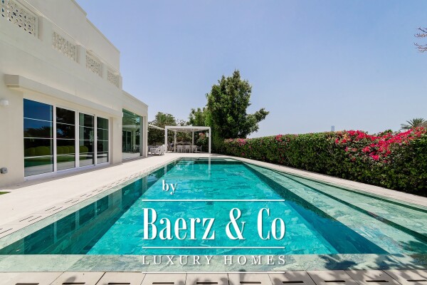 photo 3 Beautiful upgrades | Fully Furnished | Lake view