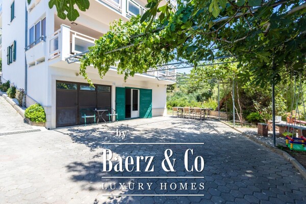 photo 2 Podstrana, Mutogras, apartment house in a beautiful location