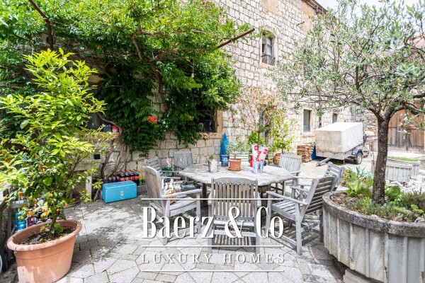 photo 10 Sinj, strict center, house with great potential