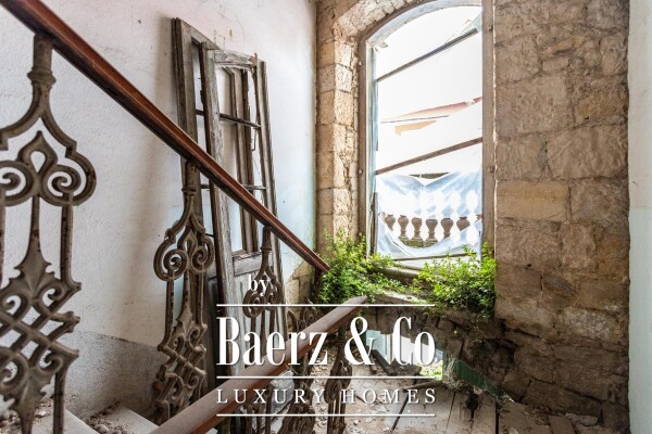 photo 13 Sinj, strict center, house with great potential