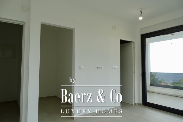 photo 10 Njivice, two-story apartment in a villa with a pool, gross living area 161,50m2