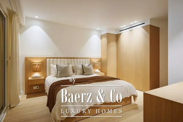 photo 10 Palm Beach - Seafront - Top Floor - 4 Rooms