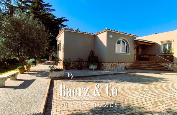 photo 3 MAGNIFICENT LUXURY VILLA, A TRUE HAVEN OF ELEGANCE AND COMFORT LOCATED IN THE COVETED SOUTHERN AREA OF CIUTADELLA DE MENORCA, JUST STEPS AWAY FROM THE SEA.