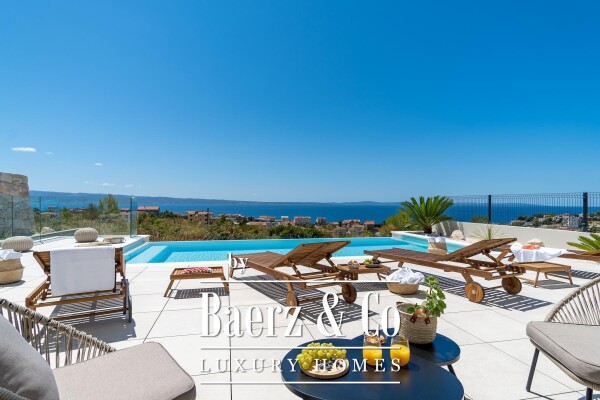 photo 5 Podstrana, moderna vila s bazenom i otvorenim pogledom na more