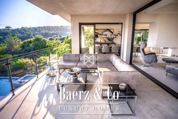 photo 6 Modern villa in a sought after gated domain