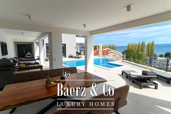 photo 18 Omiš, elegant villa with three apartments and open sea view