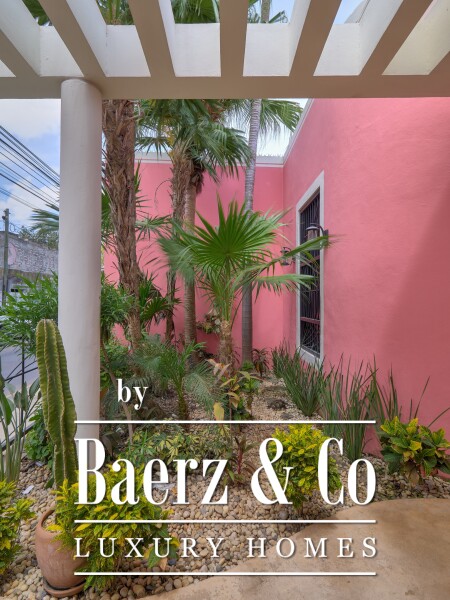 photo 17 Villa Rosa - Perfection in Santa Ana district, 3 bedroom + garage