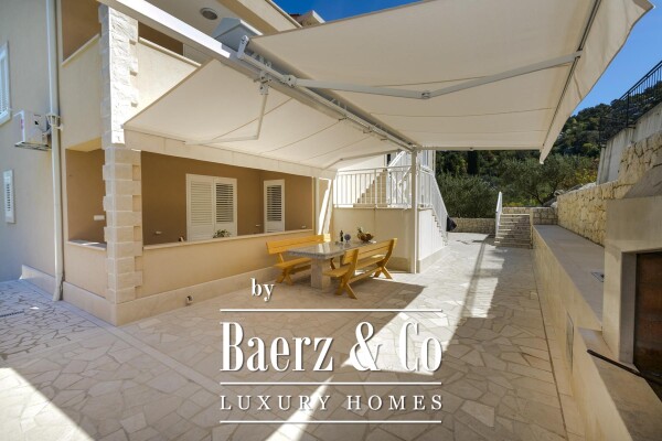 photo 2 Blace, first row to the sea, residential building