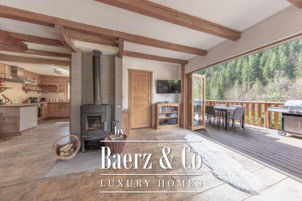 photo 8 AUTHENTIC 4-BEDROOM CHALET - CLOSE TO SKI LIFTS