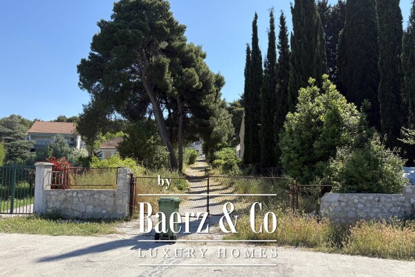 photo 25 Zlarin, spacious house with apartments under renovation, 1200 m²