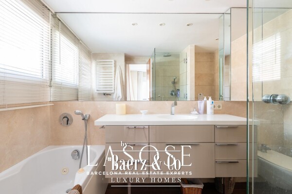 photo 29 Barcelona, Les Tres Torres