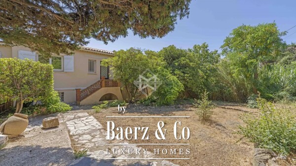 photo 13 Waterfont villa to renovate