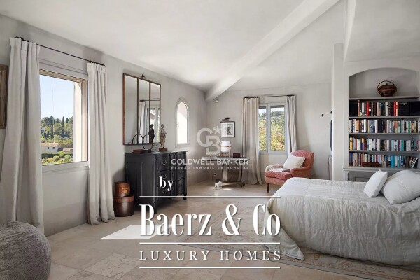 photo 11 Stunning Property with Panoramic Sea View