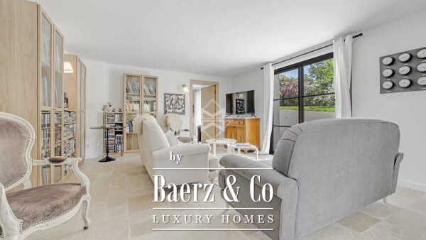 photo 8 Charming Villa in a Private Estate