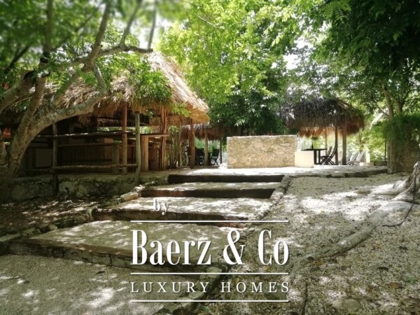 photo 20 Street 18 x 33 Izamal 