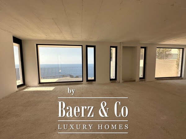 photo 9 Seafront Modern New Villa with Pool and Access to the Beach