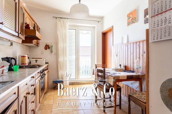 photo 5 Podstrana, house with three units and garage - near the sea