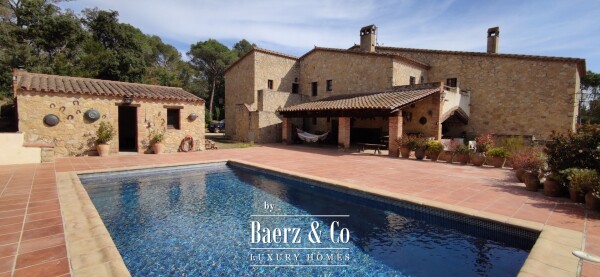 photo 1 Rustic charm and exclusivity just minutes from the Mediterranean.