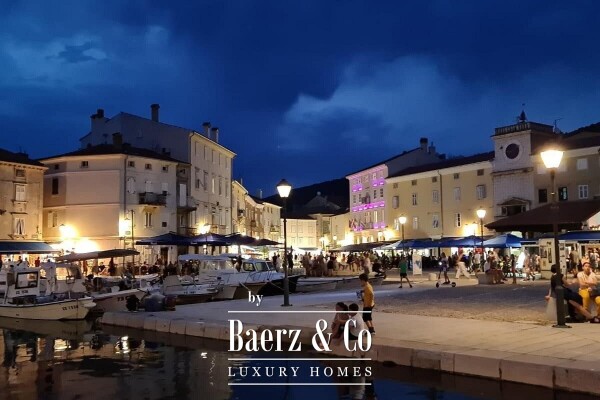 photo 17 Cres, house with a restaurant, apartments and private parking - 200 m from the sea