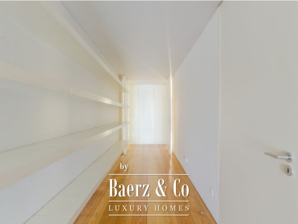 photo 17 One Bedroom apartments plus 1 on Av. July 24 in a building with signature of Arq. Aires Mateus