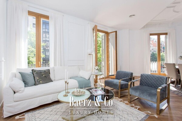 photo 2 Barcelona   High-End Renovated Apartment in the Heart of Eixample