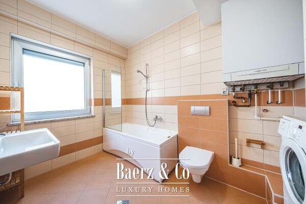 photo 13 Zagreb, Jelenovac, spacious three bedroom apartment with balcony with 2 garage, 202 m²