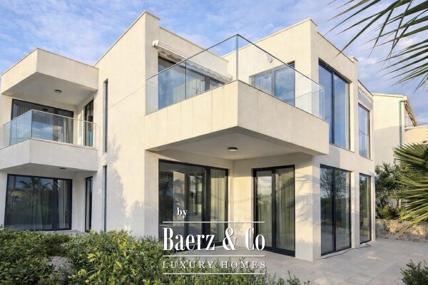 photo 1 Maslinica, Šolta - urban villa with four separate residential units