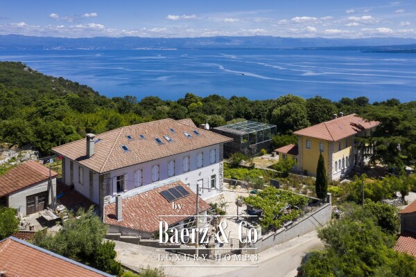 photo 2 Cres, Beli, investment opportunity, guesthouse with 13 rooms, owner’s apartment, 14 bathrooms