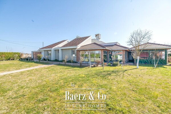 photo 1 Novi Zagreb, Čehi, moderna kuća 240 m² na zemljištu od 3100 m²