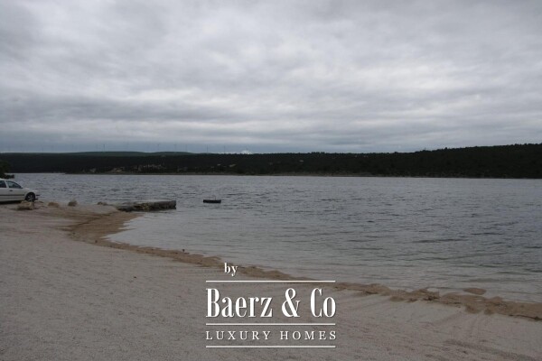 photo 7 Kruševo, Crna Punta, beautiful house first row to the sea with three residential units