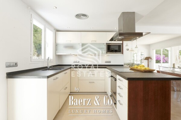 photo 12 Beautiful luxury home in Santa Eul\u00e0ria des Riu