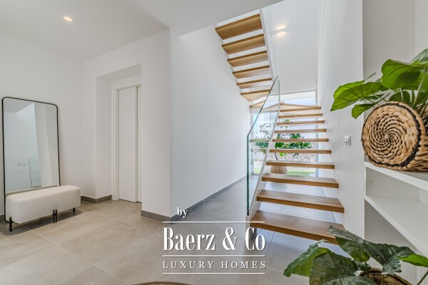 photo 10 Newly built beachfront villa in a residential area.