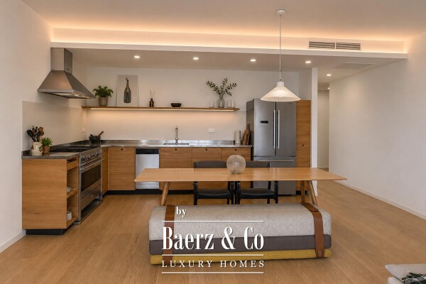 photo 1 Split, Žnjan, Morska vila, three-bedroom apartment with a loggia and two garage spaces