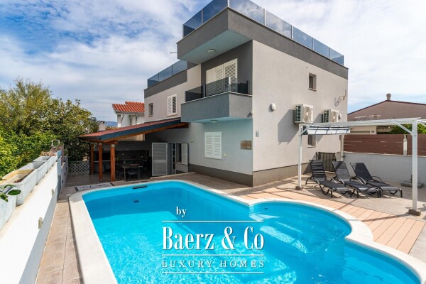 photo 1 Ciovo, Slatine, house with a total gross area of 179 m²