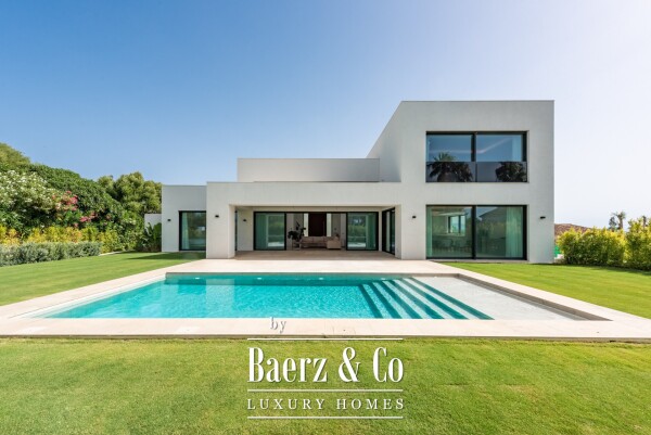photo 1 Beautiful luxury home in Sotogrande, Sotogrande Alto - Zona F